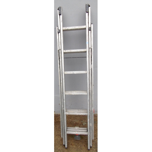 68 - ALUMINIUM TRIPLE EXTENSION LADDER