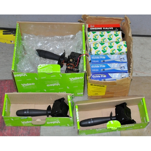 126 - VARIOUS CAR / VAN PARTS - FUEL PUMPS, CU JOINT KITS ETC