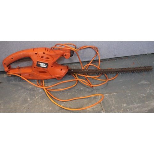 24 - MACALLISTER LAWNMOWER, BLACK AND DECKER HEDGE TRIMMER AND WILKO TRIMMERLAWNMOWER WORKING, HEDGE TRIM... 