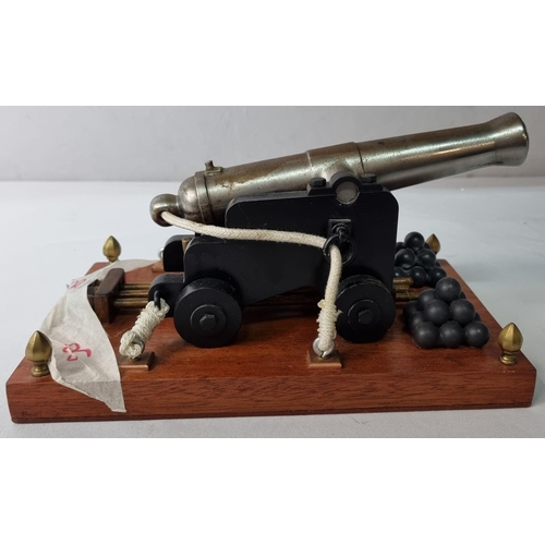 42 - WORKING MODEL OF VICTORIAN GARRISON CANNON