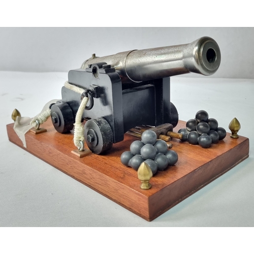 42 - WORKING MODEL OF VICTORIAN GARRISON CANNON