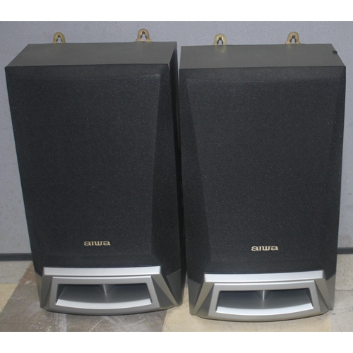 76 - AIWA HI-FI SYSTEM WITH SEPARATE TURNTABLE AND 2 SPEAKERS