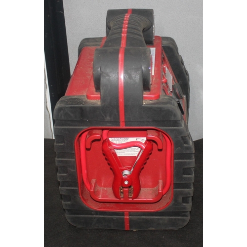 270 - STREETWISE 5 IN 1 PORTABLE POWER STATION WITH EMERGENCY JUMPSTART AND 3 PAIRS OF JUMPLEADS