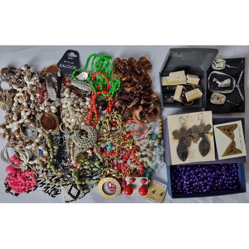 317 - MISCELLANEOUS COSTUME JEWELLERY