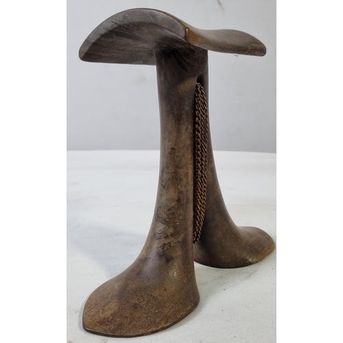 99 - EARLY 20th CENTURY KARAMOJONG TRIBAL WOODEN NECK REST