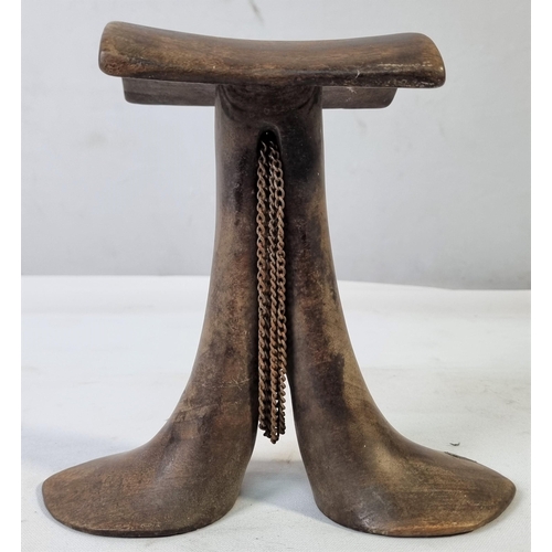 99 - EARLY 20th CENTURY KARAMOJONG TRIBAL WOODEN NECK REST