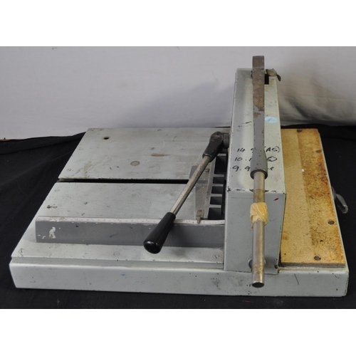 55 - FORTE 36 GUILLOTINE