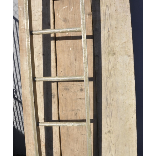 24 - 3 SCAFFOLDING BOARDS , SINGLE SECTION ALUMINIUM LADDER AND MISCELLANEOUS