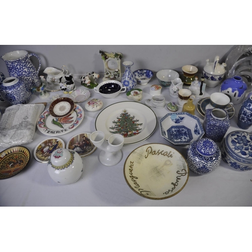 184 - MISCELLANEOUS INCLUDING BLUE AND WHITE KITCHENWARE, PHOTO FRAMES, ROYAL ALBERT GRAVY BOAT