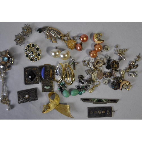 222 - COSTUME JEWELLERY