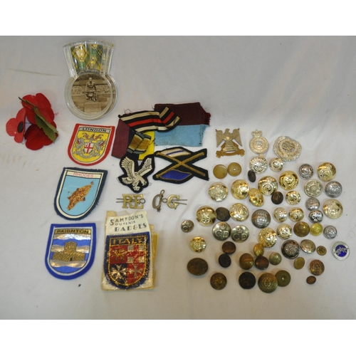 234 - VARIOUS CLOTH AND METAL BADGES