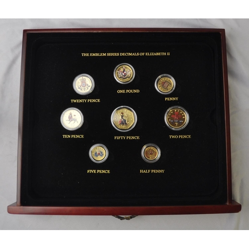 239 - COIN CASE CONTAINING A SET OF 9 PREDECIMAL COINS OF ELIZABETH II AND A SET OF 8 DECIMAL COINS OF ELI... 