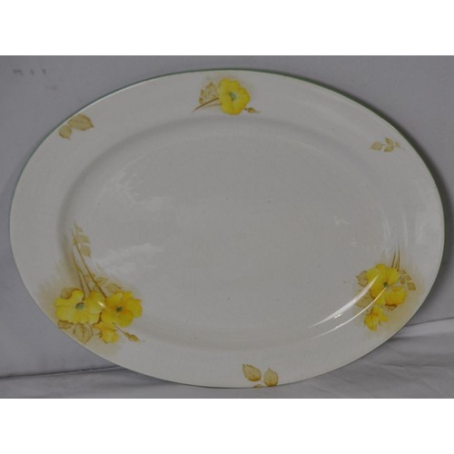 77 - SHELLEY PRIMROSE PART DINNER SET