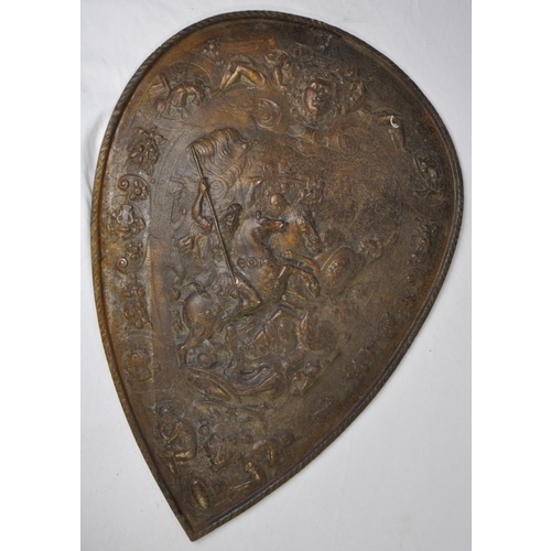 86 - CAST IRON LAST SUPPER PLAQUE AND VICTORIAN CAST IRON WALL HANGING SHIELD, POSSIBLY REPLICA OF THE PA... 