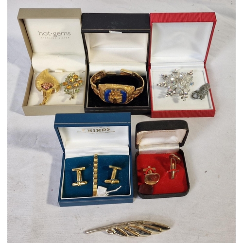 218 - BOX COSTUME JEWELLERY - BROOCHES, NECKLACES, CUFFLINKS AND GENTS SWISS LINE WATCH