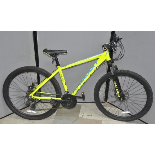 5 - RALEIGH HELION 2.0 21 SPEED MOUNTAIN BIKE WITH FRONT SHOCKS AND DISC BRAKES 17INCH FROM CENTRE OF PE... 