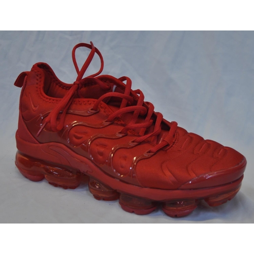 13 - PAIR OF NIKE AIR MAX PLUS TRAINERS - SIZE UK9/EU43