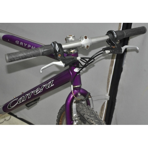 24 - CARRERA GRYPHON 21 SPEED MOUNTAIN BIKE WITH FRONT SHOCKS AND DISC BRAKES - 17INCH BETWEEN CENTRE OF ... 