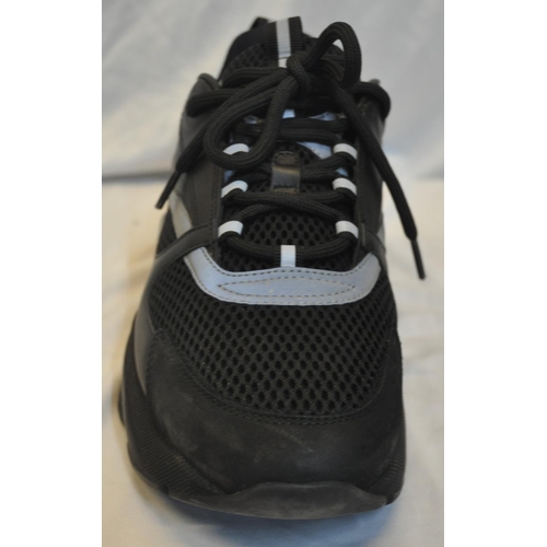 28 - PAIR OF DIOR CALF MESH BLACK SIZE 43