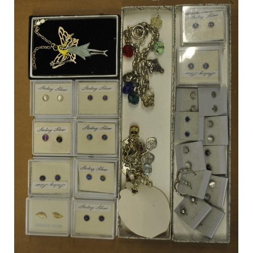 81 - BOX AND CRATE OF COSTUME JEWELLERY - BRACELETS, NECKLACES, BROOCHES, EARRINGS, WATCH AND BRACELET SE... 