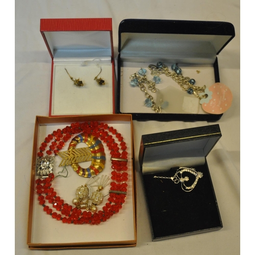 81 - BOX AND CRATE OF COSTUME JEWELLERY - BRACELETS, NECKLACES, BROOCHES, EARRINGS, WATCH AND BRACELET SE... 