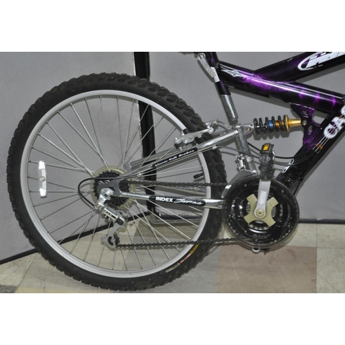 42 - FALCON REACTOR 18 SPEED MOUNTAIN BIKE WITH SHOCKS 22