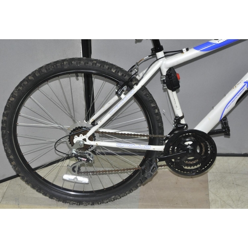 47 - APOLLO XC26 18 SPEED MOUNTAIN BIKE 17 INCH FROM CENTRE OF PEDAL COG TO TOP OF SEAT POST