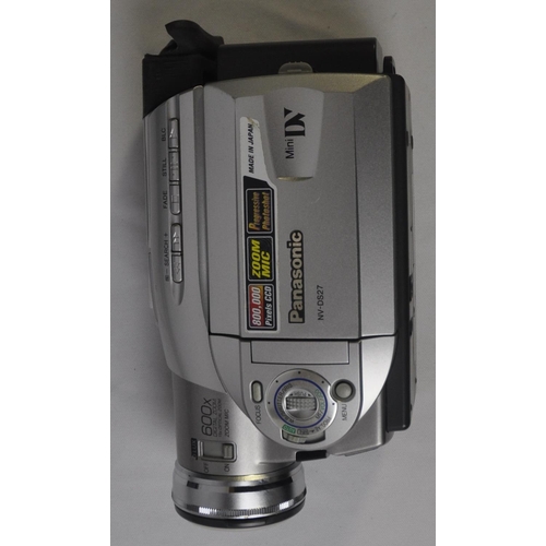 64 - PANASONIC NV-DS27 CAMCORDER, VARIOUS PROJECTORS & SCREEN