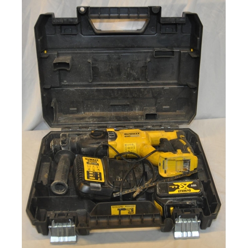 122 - DEWALT 18V LITHIUM ION HAMMERDRILL COMPLETE WITH CASE, CHARGER AND 1 BATTERY