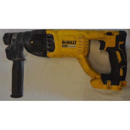 122 - DEWALT 18V LITHIUM ION HAMMERDRILL COMPLETE WITH CASE, CHARGER AND 1 BATTERY