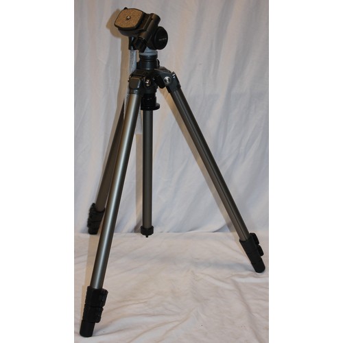 129 - VELBON TRIPOD C/W CARRY CASE