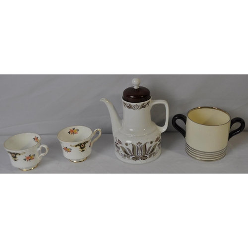 136 - MISCELLANEOUS ITEMS INCLUDING COLCLOUGH PART DINNER SERVICE