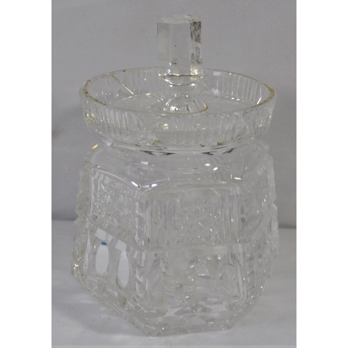 147 - MISCELLANEOUS GLASSWARE