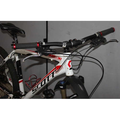 156 - SCOTT ASPECT 24 SPEED MOUNTAIN BIKE WITH DISC BRAKES AND FRONT SHOCKS