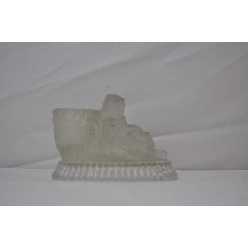 258 - 4 GLASS ITEMS - VICTORIAN BASKET WITH CANDY STRIPES FROSTED GLASS SPILL VASE SMALL TRINKET BOX AND C... 