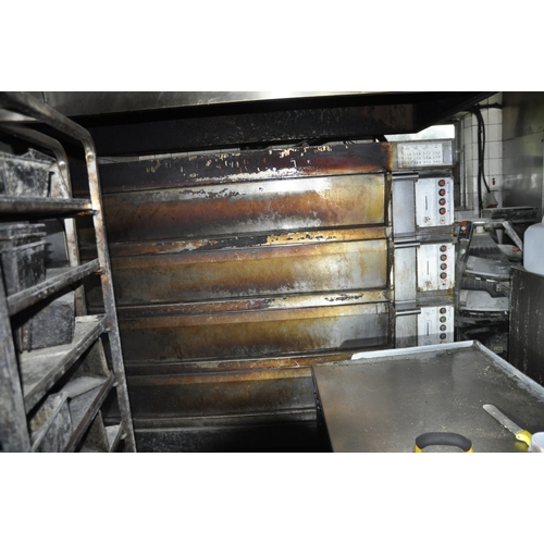 3 - SALVA 4 DECK BREAD OVEN