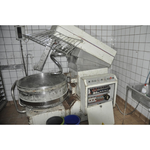 5 - LARGE PLANETARY/DOUGH MIXER