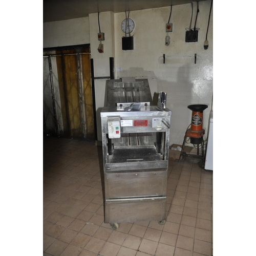 9 - MONO FG003 3-PHASE BREAD SLICER