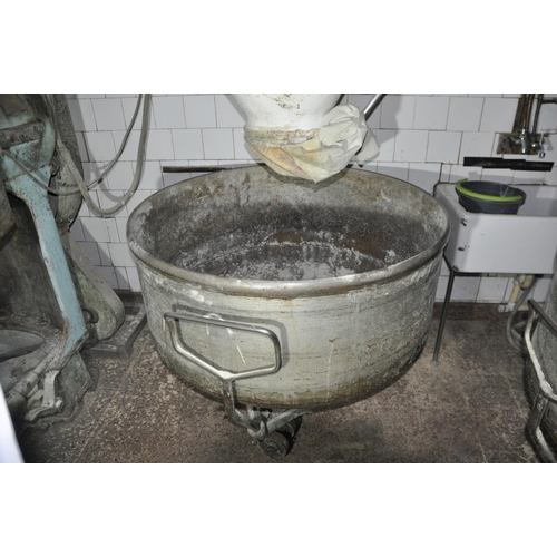 34 - 5 FLOUR VESSELS WITH TROLLIES