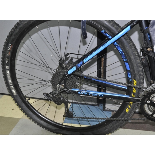 32 - CARRERA SULCATA LTD EDITION 24 SPEED MOUNTAIN BIKE WITH DISC BRAKES AND S R SUNSOUR FRONT SHOCKS 19
