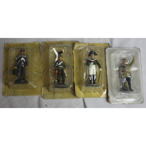 95 - BOX OF SOLDIER FIGURES