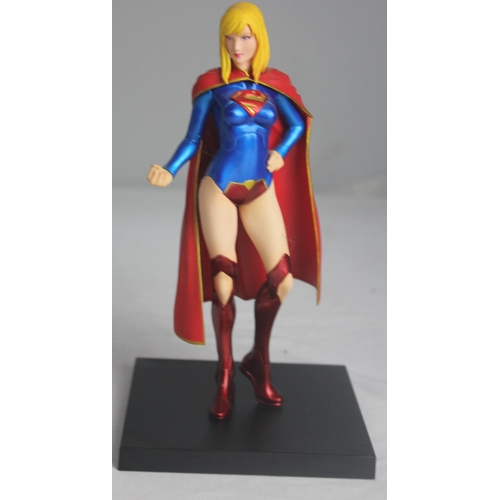 132 - SUPERGIRL FIGURE WITH BOX
