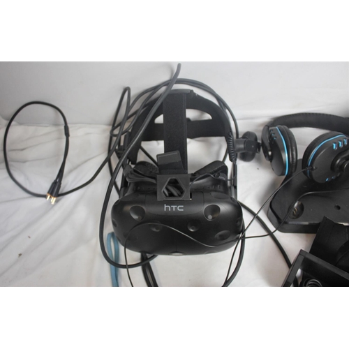 160 - HTC VIVE VIRTUAL REALITY HEADSET, PAIR OF HTC SPEAKERS (MODEL 2PR8100) AND ACCESSORIES