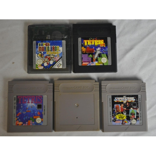 173 - ORIGINAL NINTENDO GAMEBOY WITH 5 GAMES (1 GAME UNKNOWN) (SCREEN PROTECTOR LOOSE)