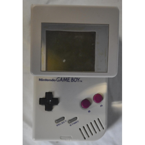 199 - NINTENDO GAMEBOY (TMG-01) WITH MAGNIFYER ATTACHMENT AND 2 GAMES