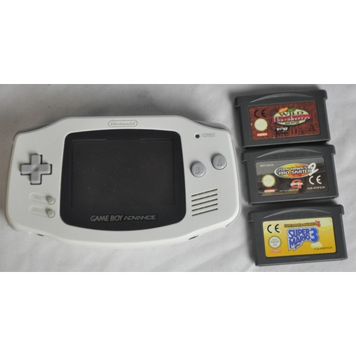 201 - GAMEBOY ADVANCE WITH 3 GAMES