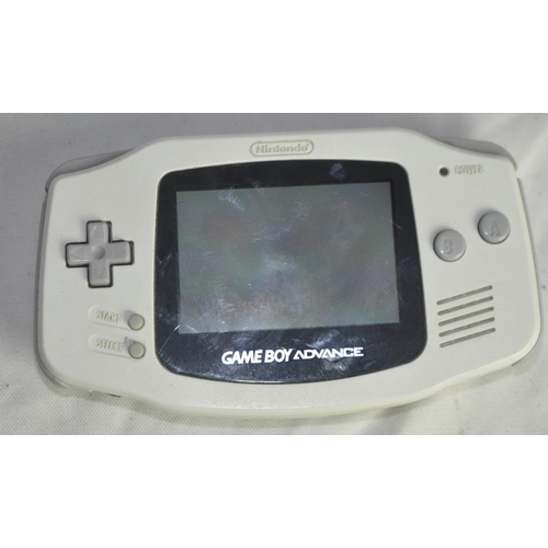 201 - GAMEBOY ADVANCE WITH 3 GAMES