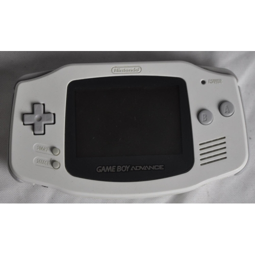 201 - GAMEBOY ADVANCE WITH 3 GAMES