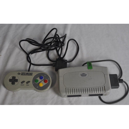 236 - 1 SUPER NINTENDO, 1 CONTROLLER, 1 MULTIPLAYER ADAPTER AND 5 GAMES