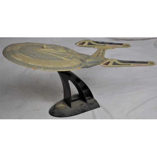 237 - 2 STAR TREK MODELS - USS ENTERPRISE, USS DEFIANT